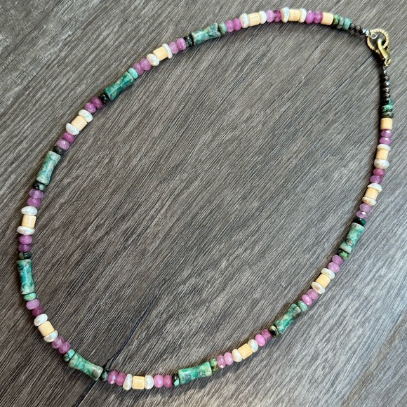 Handmade gemstone and pearl layering necklace - Picture 6 of 13